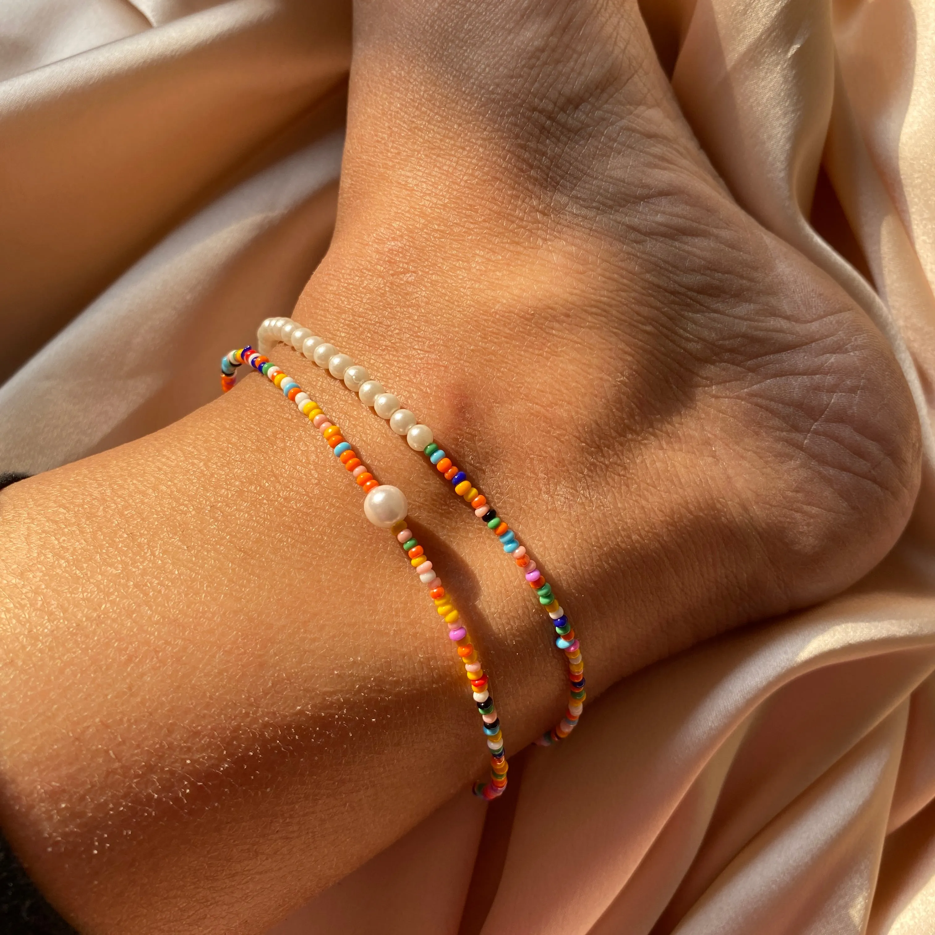 DOUBLE LAYER HALF PEARL ANKLET