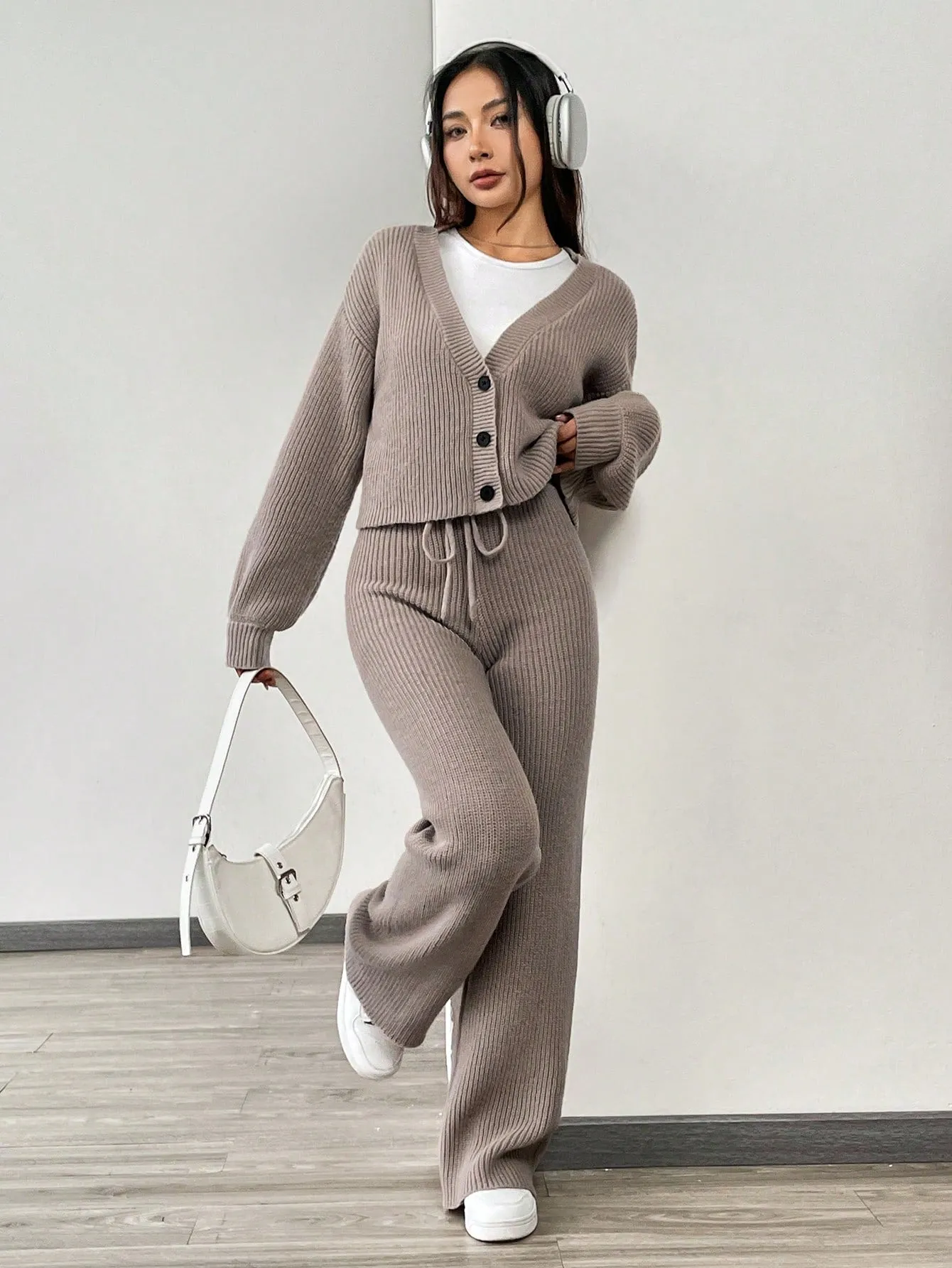 EZwear Autumn And Winter Women's Casual Solid Color Long Sleeves Knitwear Cardigan Two Pieces Set